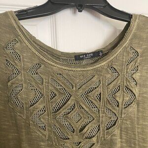 Sleeveless olive green long shirt